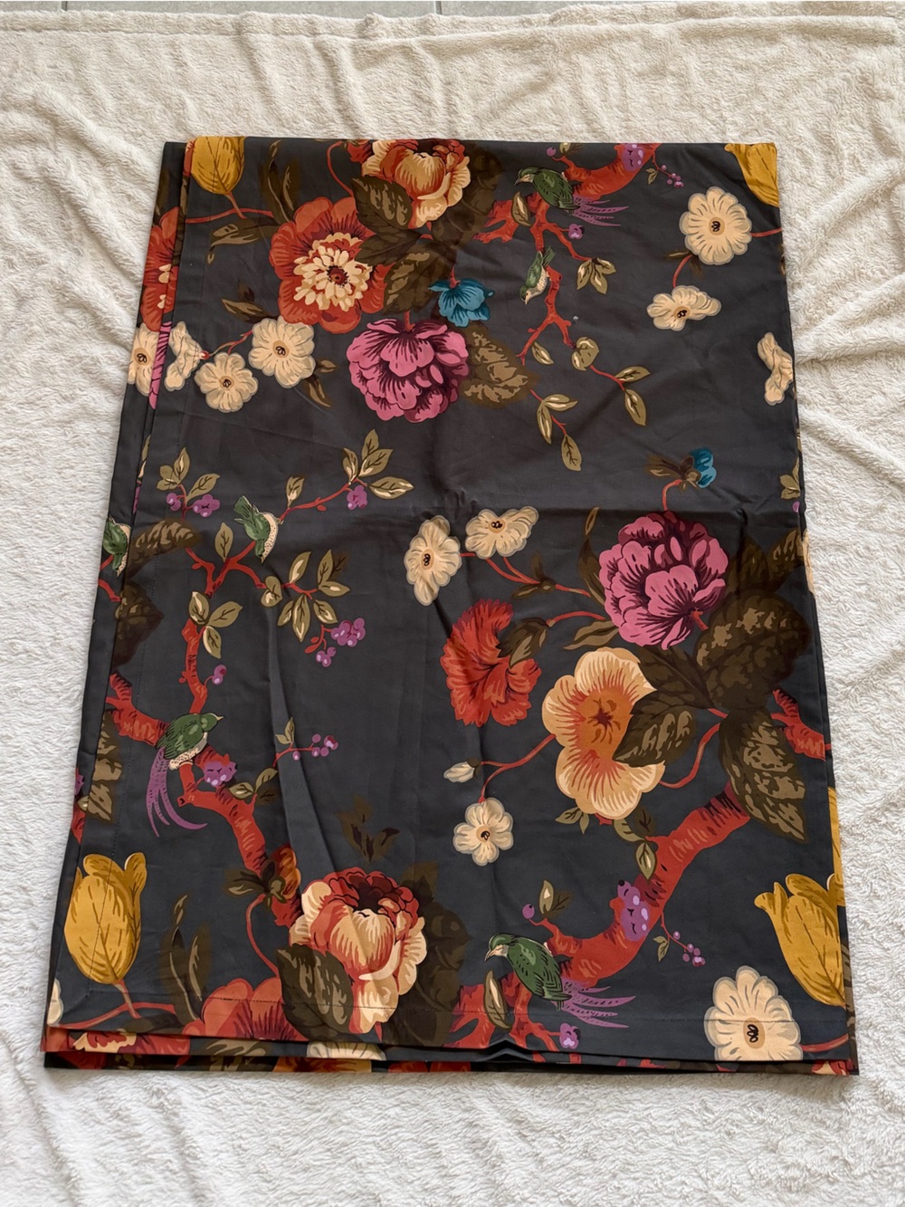 TUCKERNUCK HOME Baroque Floral Tablecloth NWOT - Picture 7 of 10